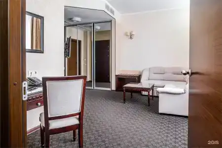 Green Hall - 141