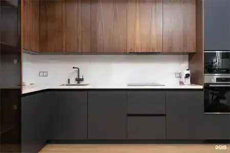 8Avenue - 235