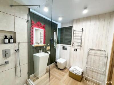 А у реки - 125