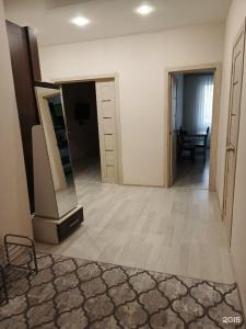 ИЛНЕ Двухкомнатная квартира на улице Республики - 22