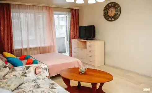 рядом c Кремлём и пл Свободы - 1