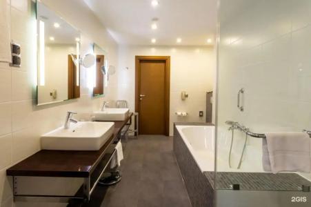 Radisson Blu Hotel - 76