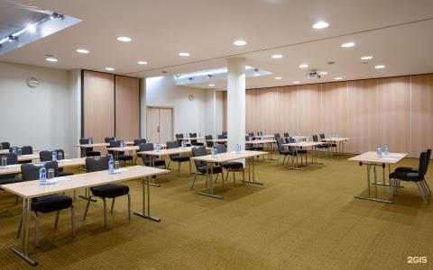 Холидэй Инн - 54