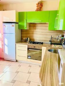 Виноградова, 8 - 9