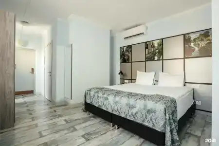 Customs House & SPA - 80