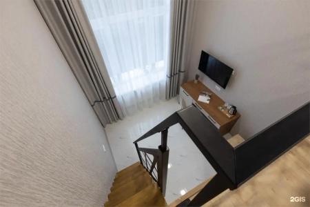 8Avenue - 204