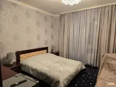 Голден Хаус - 77