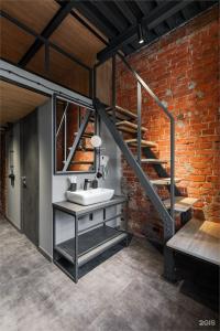 Vertical Boutique - 212