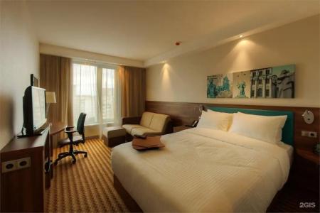 Hampton by Hilton - 48