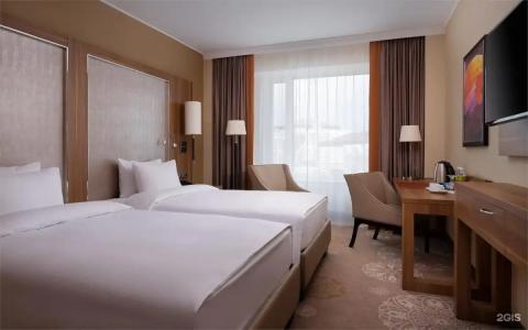 DoubleTree by Hilton - 81