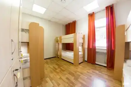 Z Hostel - 80