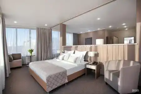 L'Hotel - 1