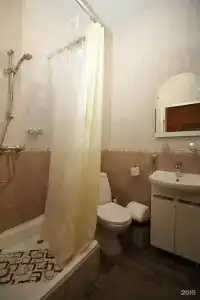 У фонтана - 17