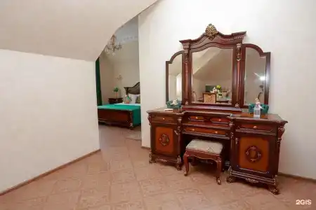 Manor House - 9