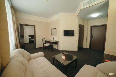 Green Hall - 15