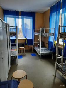 для приезжих - 15