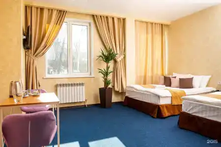MEGA-HOTEL - 4