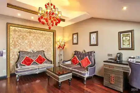 Majestic Boutique Deluxe - 102