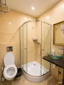Avia House - 87