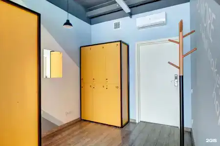 Roomy Hostel - 18