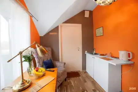 Avia House - 36