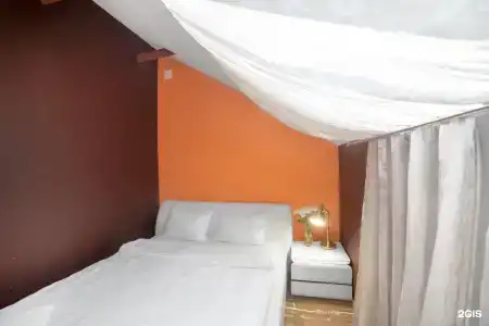 Avia House - 69