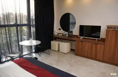 Hollywood De Luxe - 9
