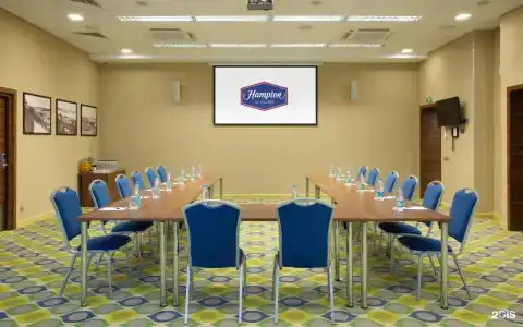 Hampton by Hilton - 44