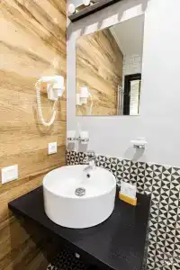 Key Hotel - 100