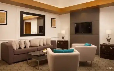 DoubleTree by Hilton - 16