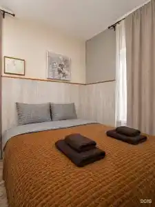Avia House - 33
