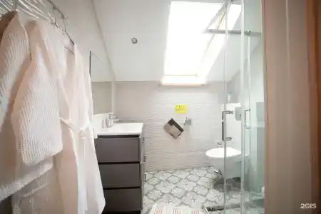 Avia House - 14