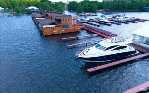 в яхт-клубе Адмирал - 66