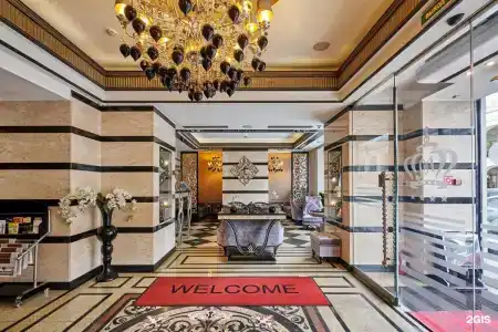 Majestic Boutique Deluxe - 65