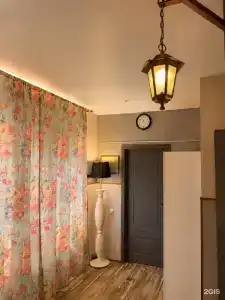 Avia House - 42