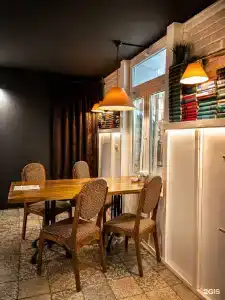 Avia House - 19