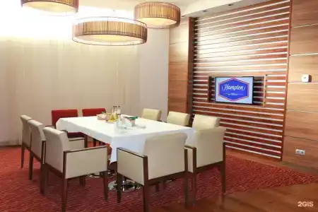 Hampton by Hilton - 35