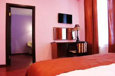 Orange House - 5