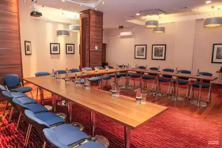 Hampton by Hilton - 7