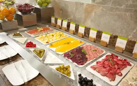 DoubleTree by Hilton - 39