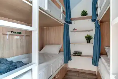Roomy Hostel - 28