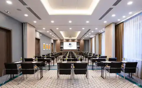DoubleTree by Hilton - 39