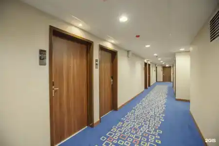 Hampton by Hilton - 13