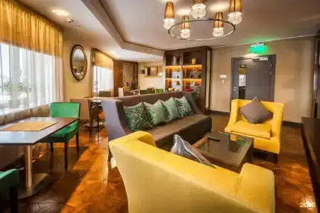 DoubleTree by Hilton - 26