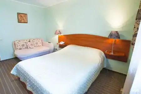 Suite - 8