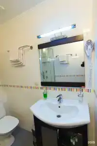 Suite - 100
