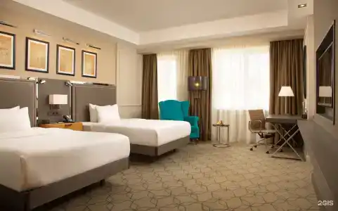 DoubleTree by Hilton - 12