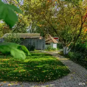 У Кремля - 25