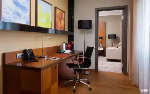 DoubleTree by Hilton - 24