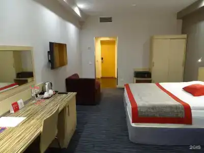 Ramada Hotel & Suites by Wyndham - 13